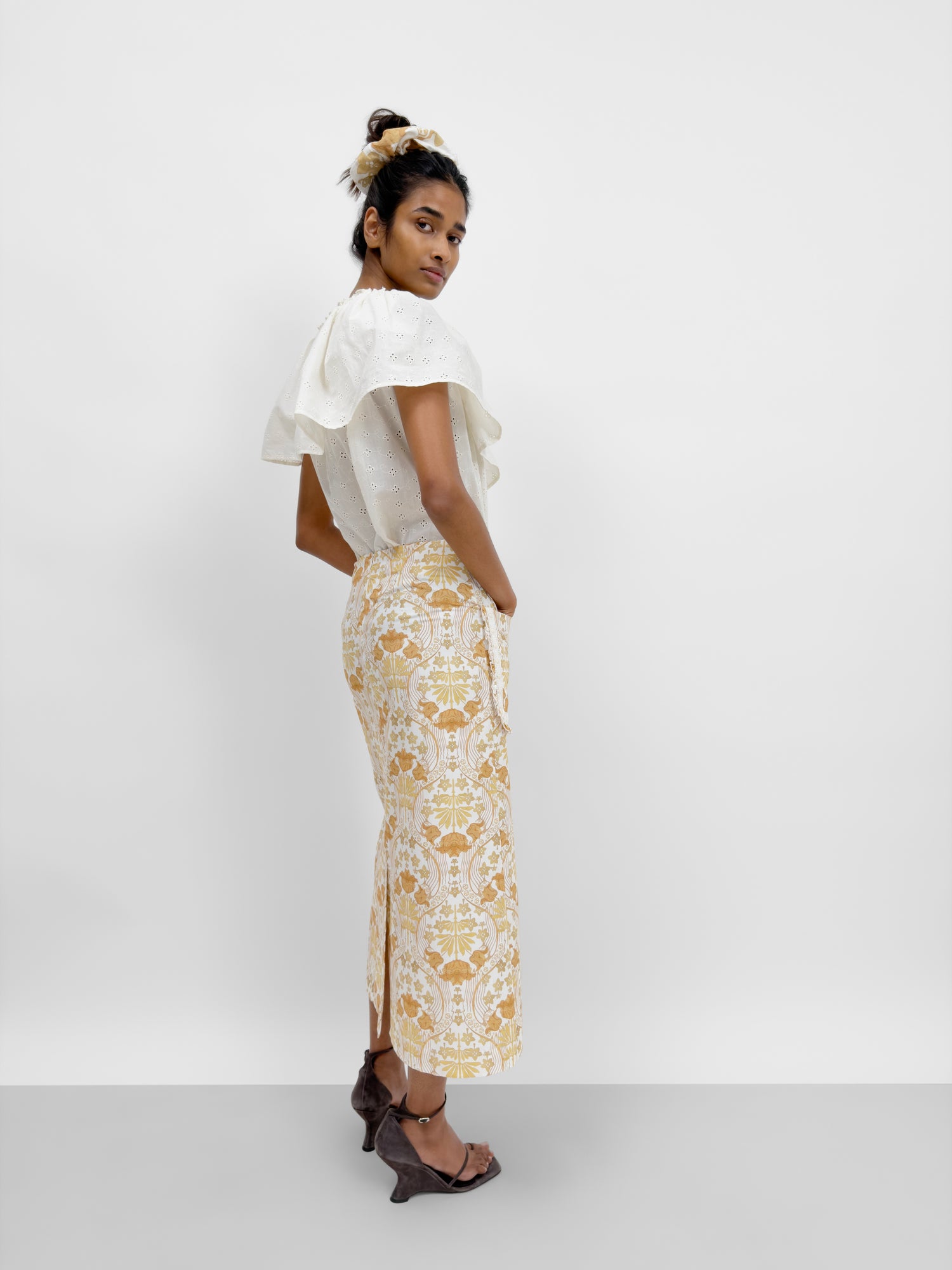 The Siv singoalla broderie anglaise top