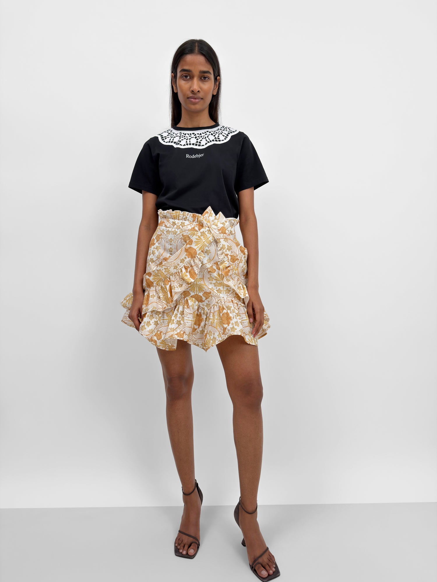 The Alvy frill apron skirt in Tulip print